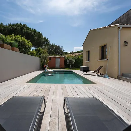 Piscine, Clim, Terrain De Petanque Et Jeux Enfants Montpellier