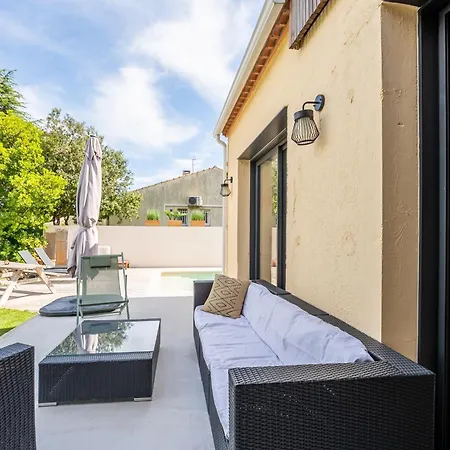 Piscine, Clim, Terrain De Petanque Et Jeux Enfants