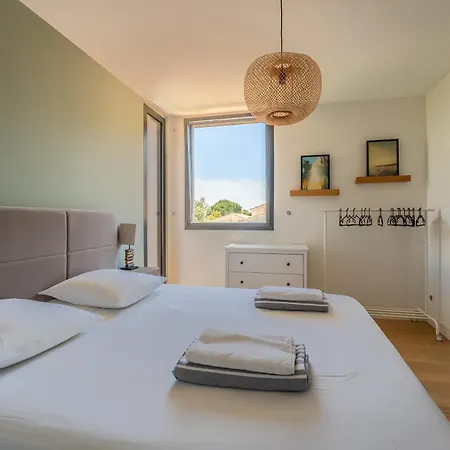Piscine, Clim, Terrain De Petanque Et Jeux Enfants Villa